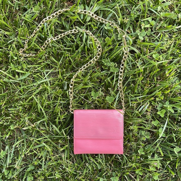 LOUIS VUITTON EPI ELISE COMPACT - Picture 1 of 11